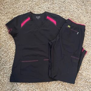 Med Couture Activate Womens Black/Pink Scrub Set Medium Petite